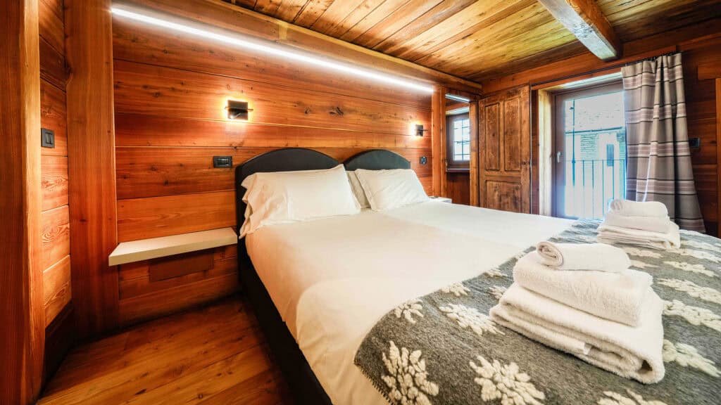 Interni dell'open space con sauna privata di Chalet Les Airelles a Valtournenche (6)