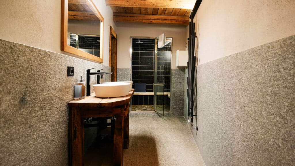 Interni dell'open space con sauna privata di Chalet Les Airelles a Valtournenche (4)