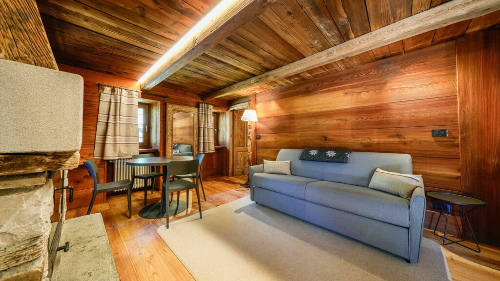 Interni dell'open space con sauna privata di Chalet Les Airelles a Valtournenche (1)