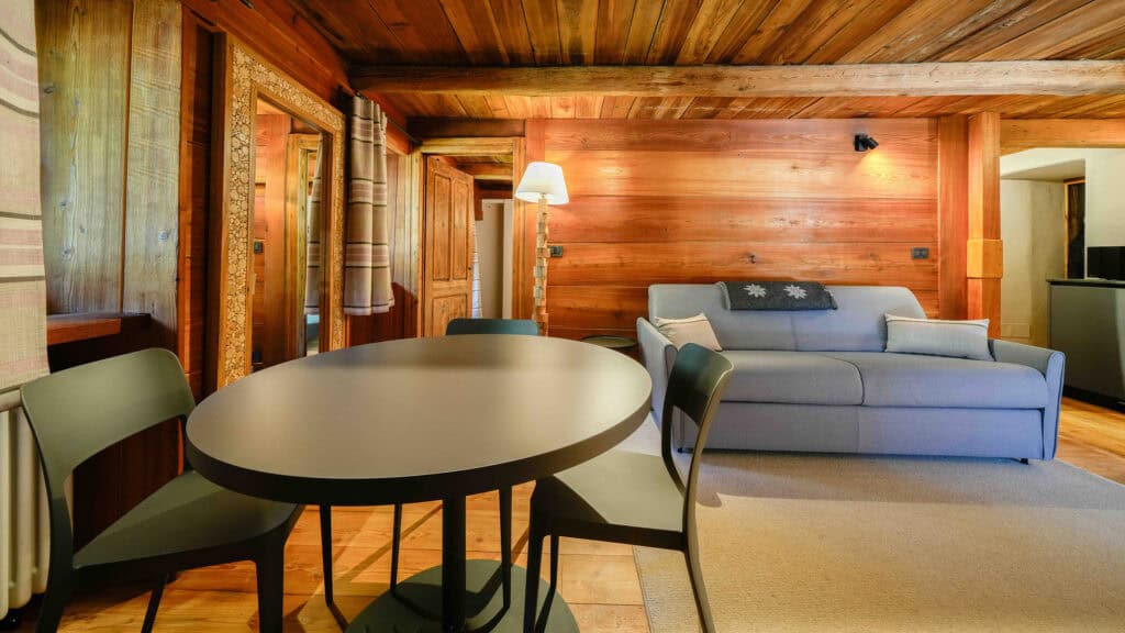 Interni dell'open space con sauna privata di Chalet Les Airelles a Valtournenche (10)